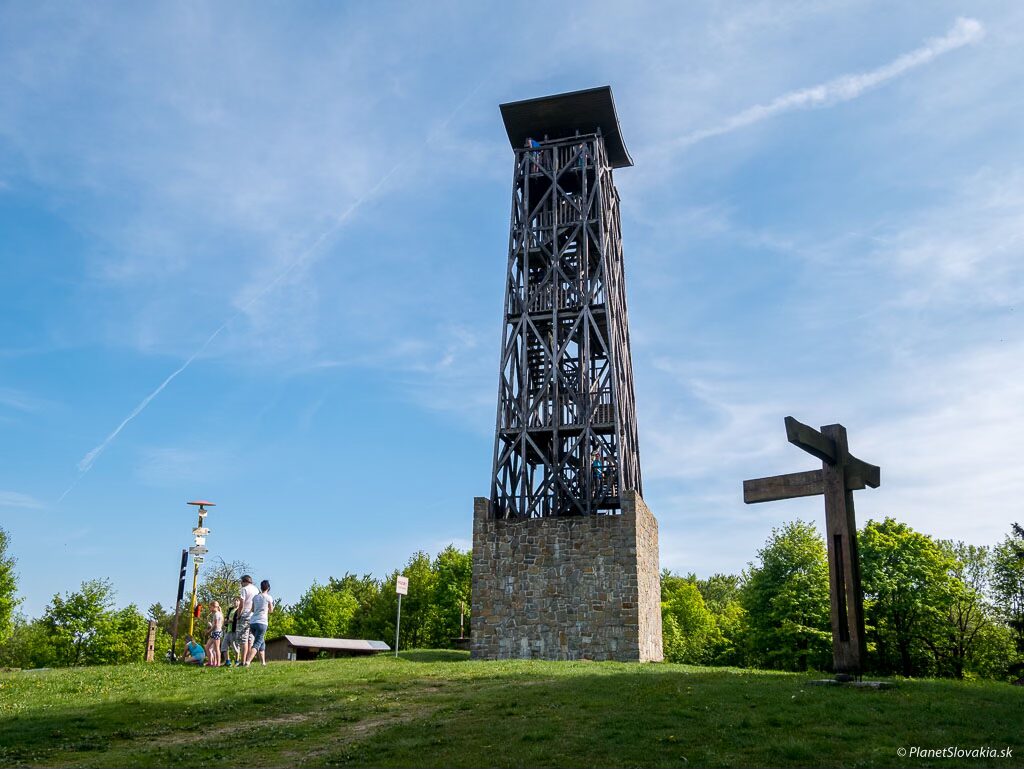 Rozhľadňa Veľký Lopeník: Symbol priateľstva na hrebeni Bielych Karpát